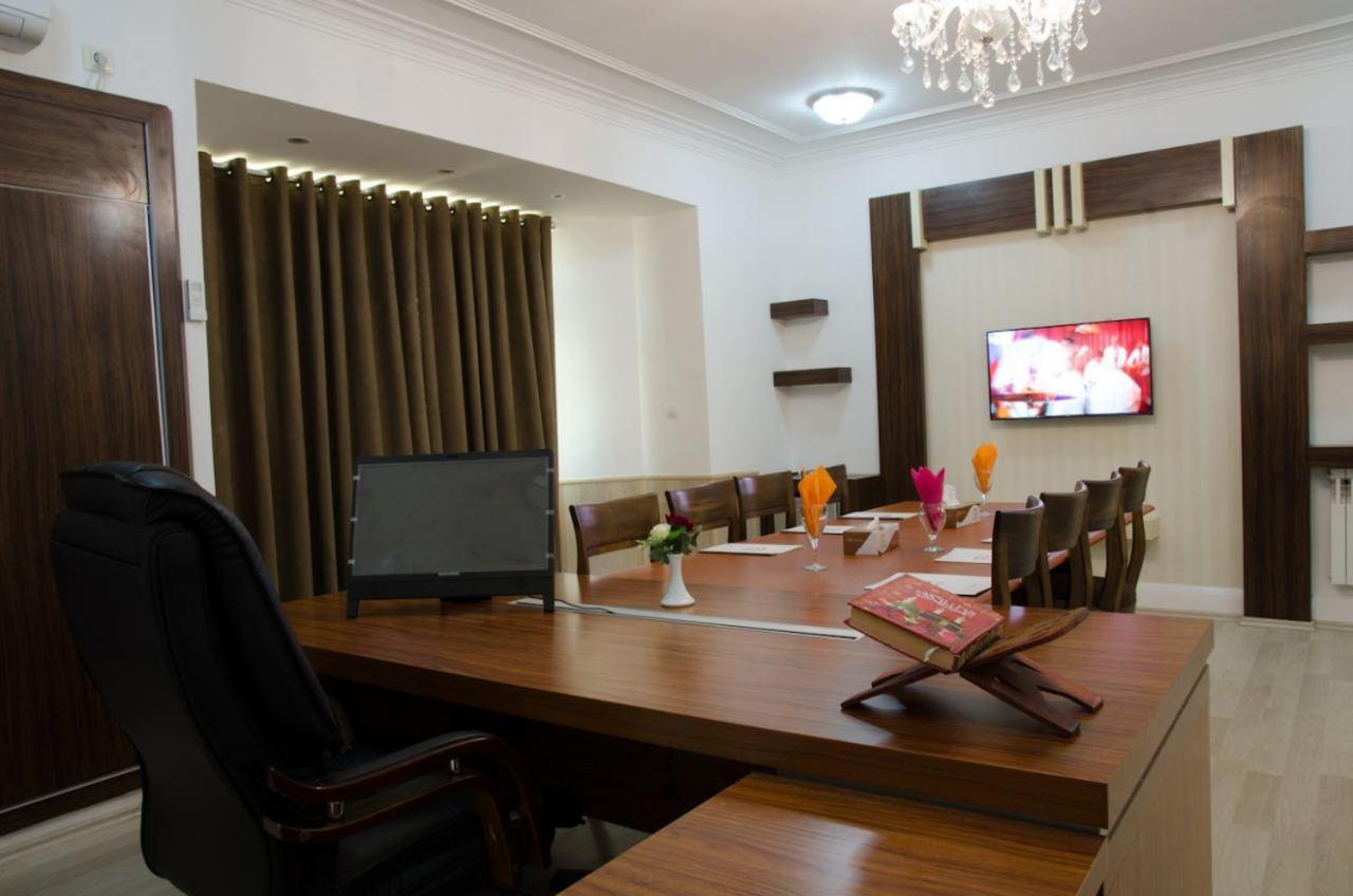 Arg Hotel Herat 外观 照片